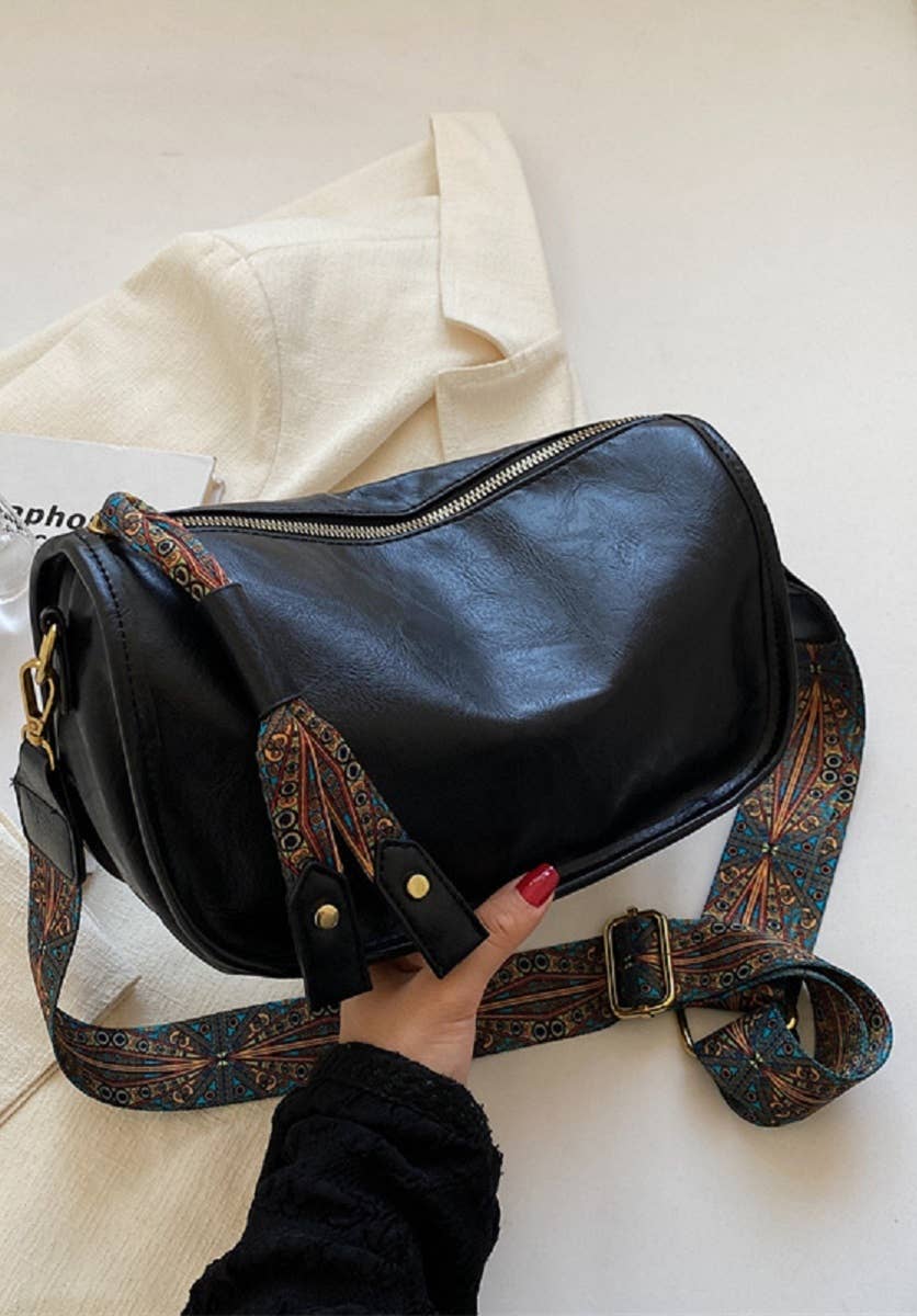 Pattern Strap Zipper Shoulder Bag {Black}