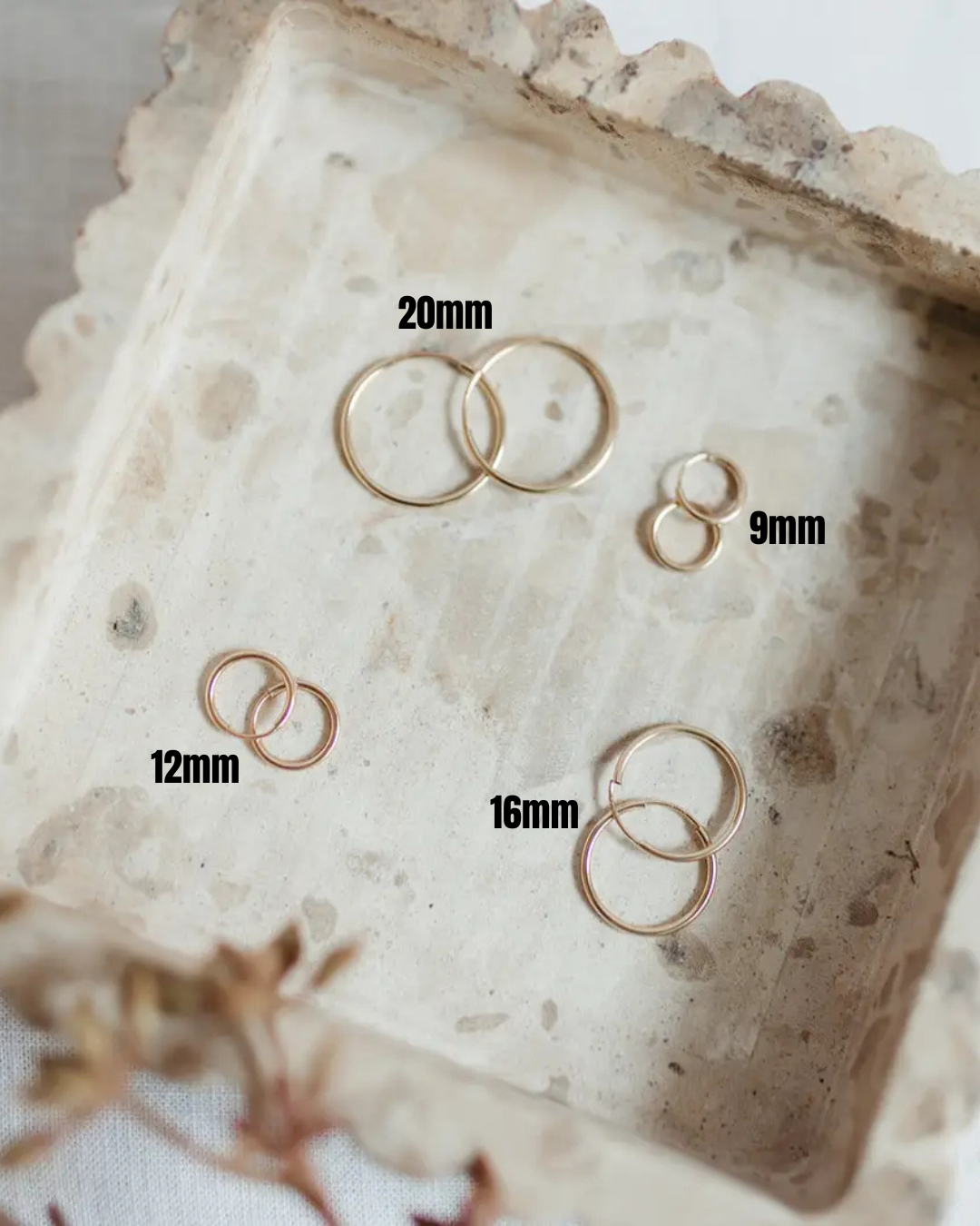 Endless Hoop Earrings - Gold 20mm