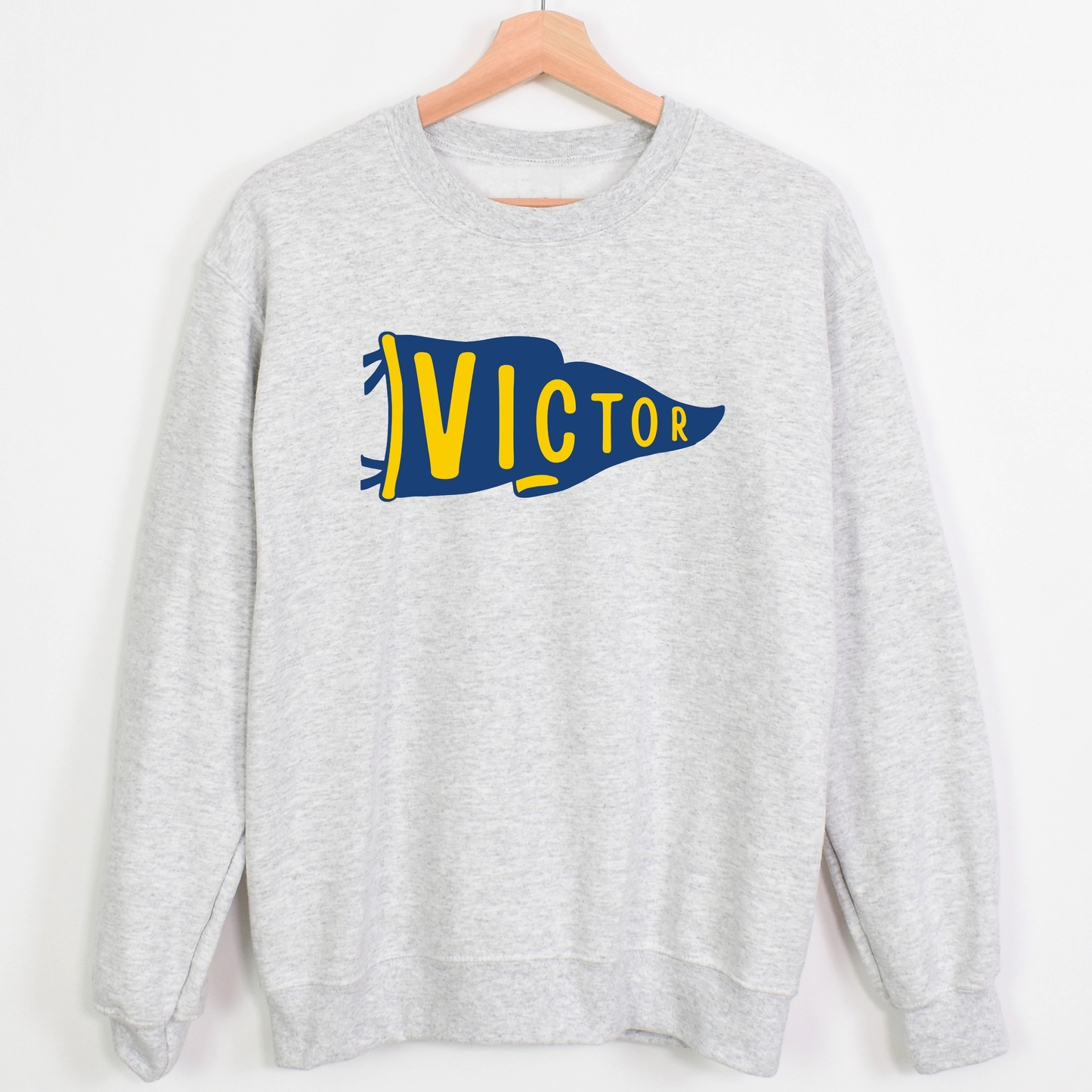 Victor Pennant Crewneck