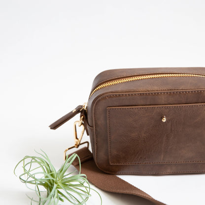 Camera Crossbody {Brown}