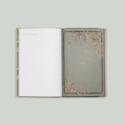 Grandma's Story: A Memory and Keepsake Journal For My Family