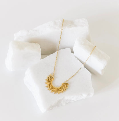 Tamara Dainty Necklace with Starburst