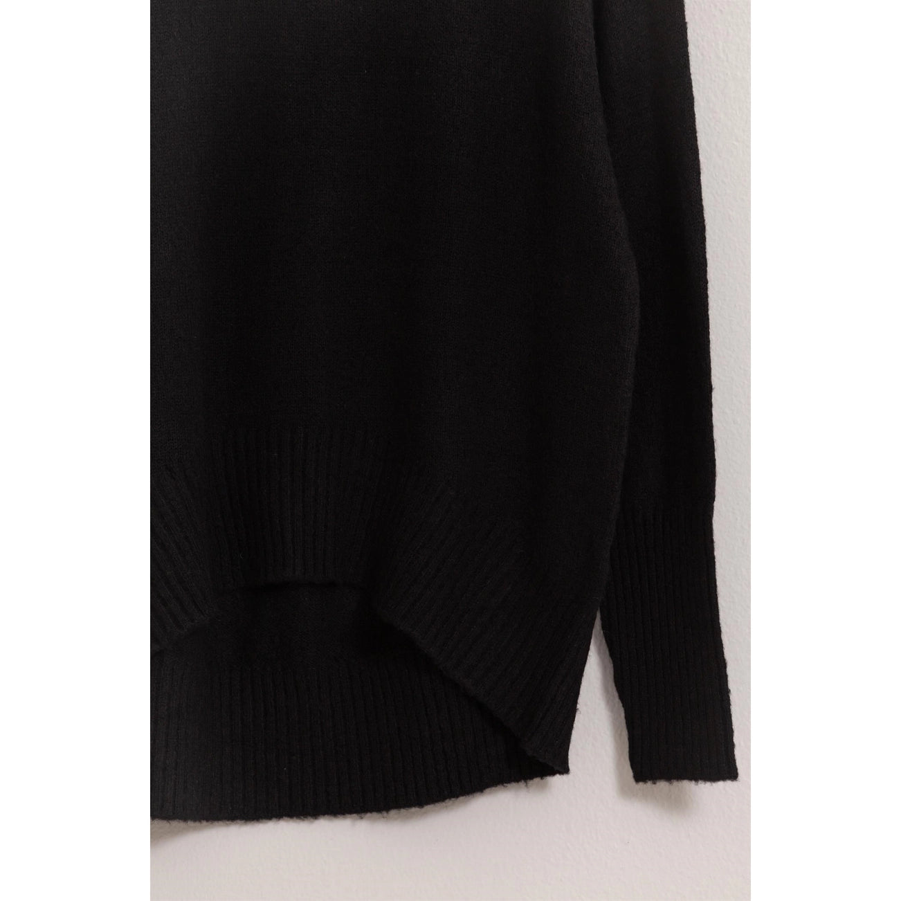 Turtleneck Long Sleeve Sweater {Black}