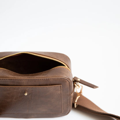 Camera Crossbody {Brown}