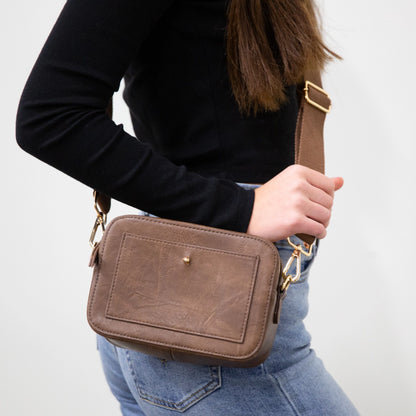 Camera Crossbody {Brown}