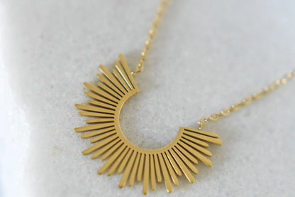 Tamara Dainty Necklace with Starburst