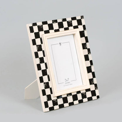 Black & White Checkered Frame {9x11}